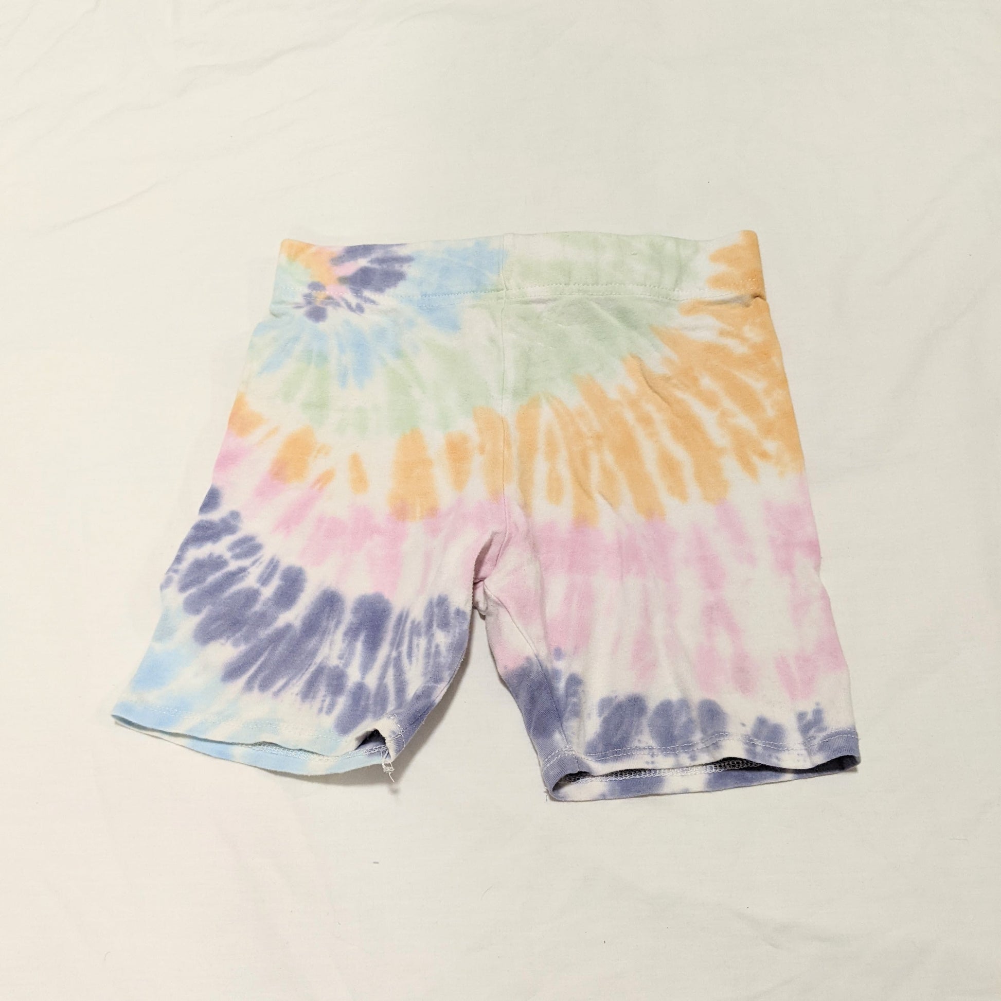 Rainbow tye-die shorts - size 8