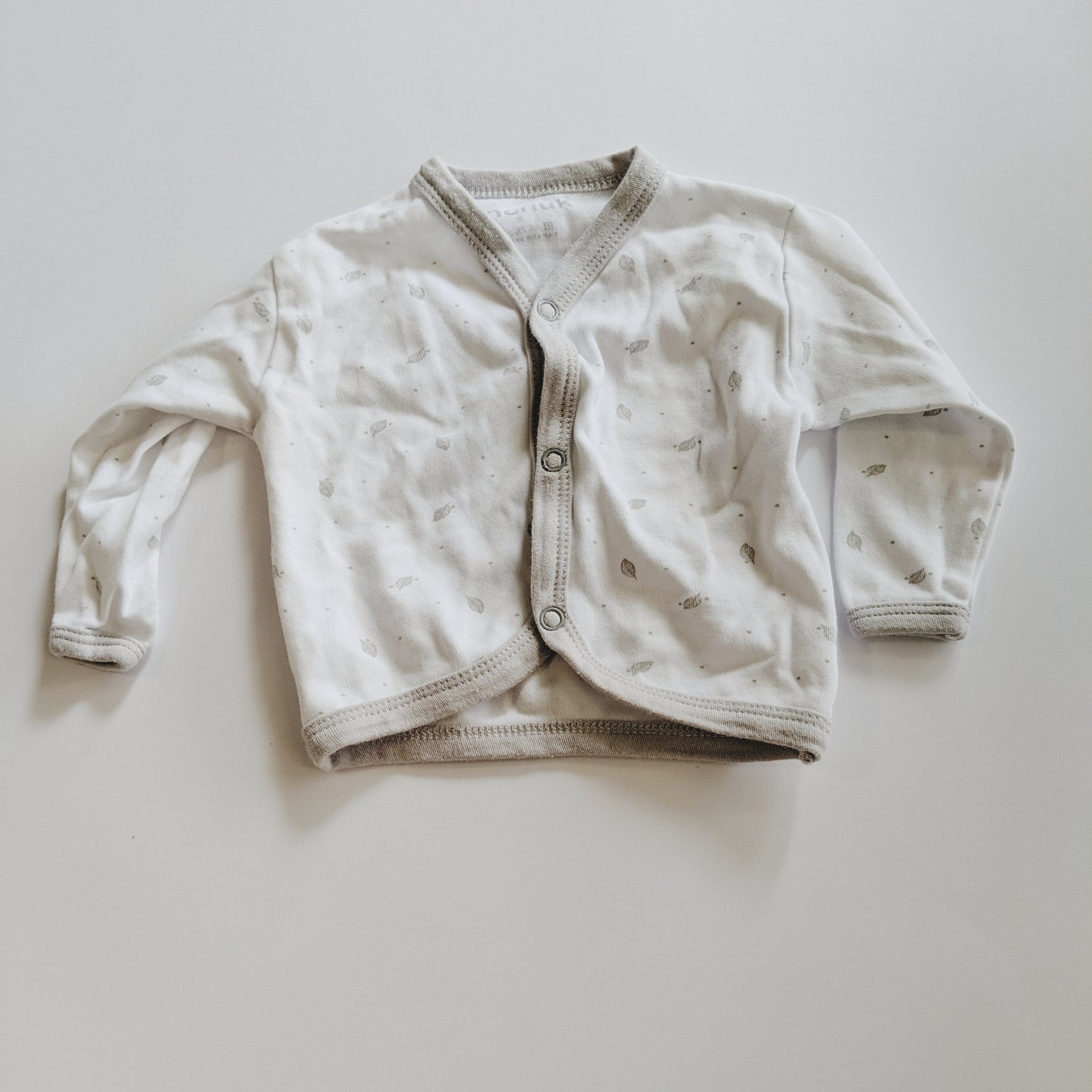 White leaf shirt - size 0000